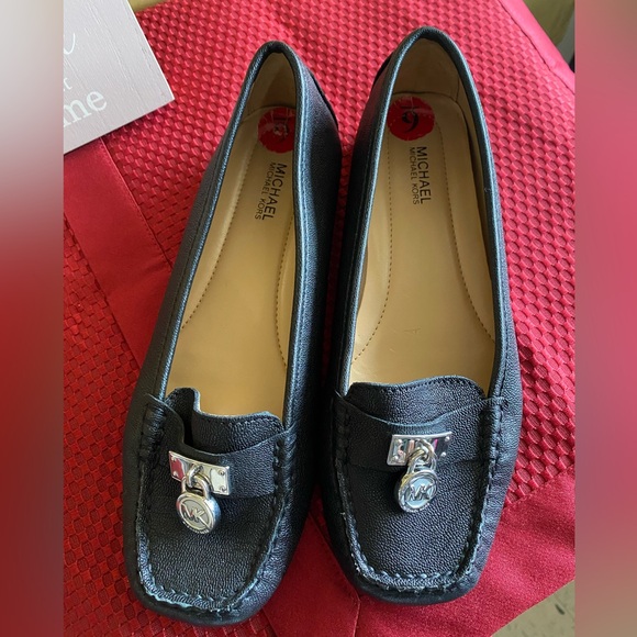 ⭐️Michael Kors Women's Black Loafers - Picture 14 of 15